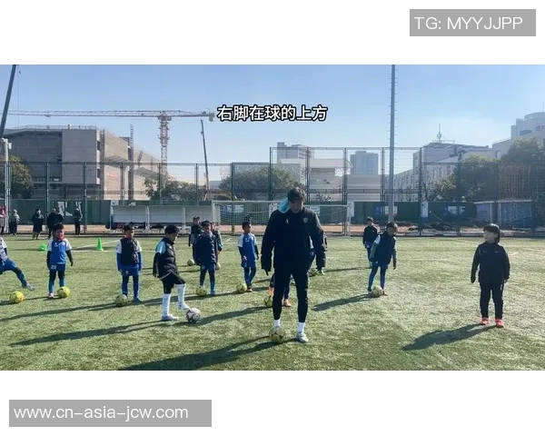 掌握足球控球技巧提升球场表现的全面指南